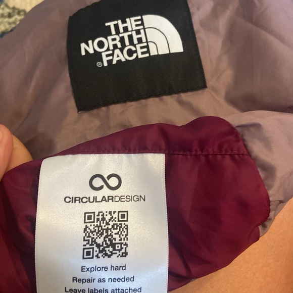 North Face The Circaloft Insulated Jacket Sz L FWNGRY Boysenberry NEW - Picture 3 of 4